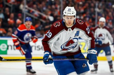 Nathan MacKinnon decides he'll do it himself