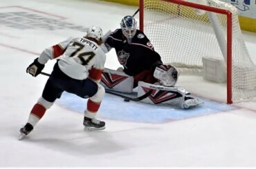 Owen Tippett Redirects The Panthers' 6th Goal Of The Game Through the Wickets Of Bobrovsky