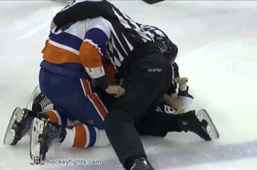Travis Hamonic vs Tyler Kennedy Jan 25, 2011