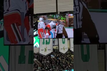 Mason Marchment & Simon Benoit drop the gloves in Stars vs. Ducks 🏒👀🥊