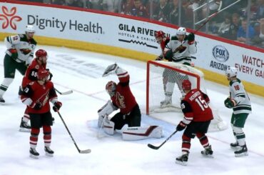 Darcy Kuemper raises the glove for fantastic save on Hunt