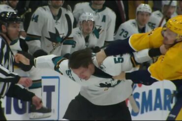 Nick Cousins drops the gloves with Nic Meloche
