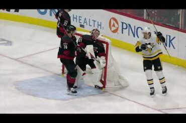 Now THAT is some hand-eye from Rickard Rakell!