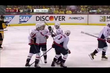 Dmitri Orlov assists on Niskanen's blast in game 3 vs Penguins (2018)