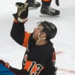 Flyers' Kevin Hayes Dominates Ducks With First Career Hat Trick