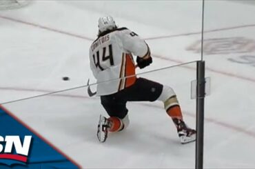Ducks' Max Comtois Makes Pass From One Knee To Set Up Cam Fowler Goal