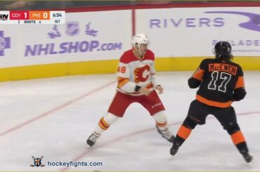 Dennis Gilbert vs Zack MacEwen