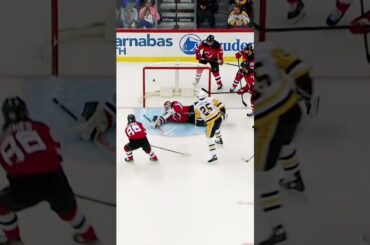 Vanecek this save out! 😱✔️