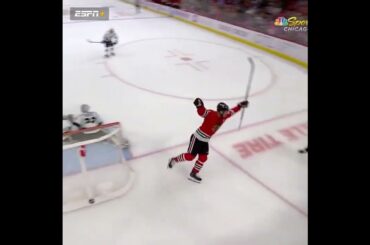 Jonathan Toews says goodnight in OT 🚨