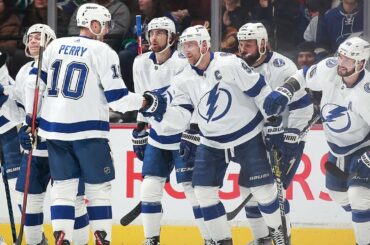 Hats off to a legendary night for Steven Stamkos! 🎩🎩🎩