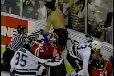 Derian Hatcher vs Chris Chelios & Steve Smith vs Shane Churla / Stars vs Blackhawks Brawl 1995