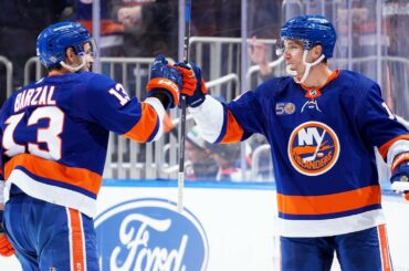 Horvat gets his 1st as an Islander and the crowd is loving it!