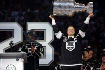 Dustin Brown's #23 goes into the rafters!