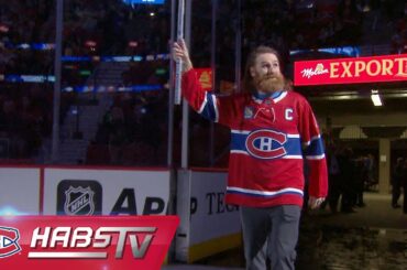 Sami Zayn tries NHL accuracy shooting at the Bell Centre
