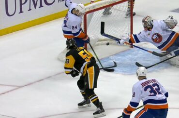 Ilya Sorokin with the save of the YEAR!