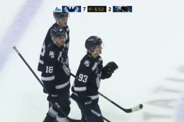 Superbe passe de Joshua Roy à Jacob Melanson qui marque!