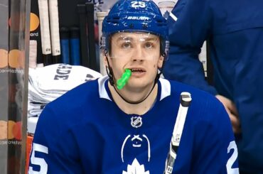 Leafs' James van Riemsdyk scores hat trick vs. Stars