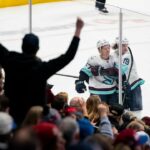 Yanni Gourde does it in OT!