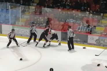 Fight/Bagarre Mathieu Nadeau vs Nicolas Larivière 12 novembre 2021