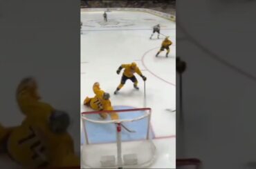 Joey Anderson doubles the Hawks’ lead! #nhl #blackhawks #goal