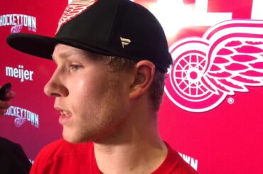 Red Wings’ Dennis Cholowski breaks down loss to Canucks