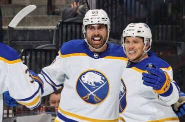 THREE tucks for Tuch! 🧢