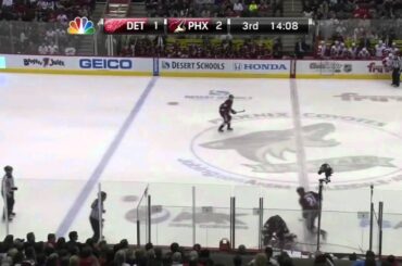 Rostislav Klesla drops Darren Helm