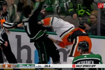 Simon Benoit vs Mason Marchment Dec 1, 2022