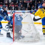 Nils Höglander with lacrosse style goal in WJC 2020 | Sweden - Finland