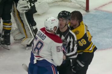 Jake Evans jumped by Charlie McAvoy after frozen puck + Scrum