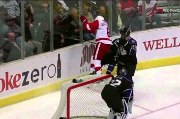 Justin Abdelkader destroys Trevor Lewis [Dual-feed]