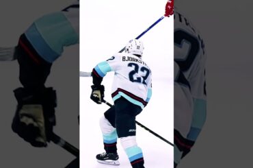 Bjorkstrand calls game with an absolute SNIPE 🎯