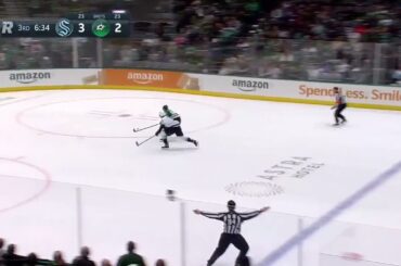 Joey Daccord passes to Froden