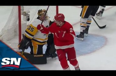 Pius Suter Finishes Off Passing Clinic On The Rush To Get Red Wings On The Board