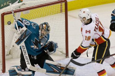 Dell stops 20 as Sharks snuff Flames