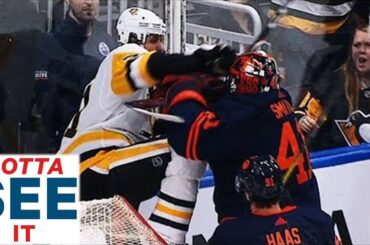 GOTTA SEE IT: Mike Smith Tries To Fight Evgeni Malkin After Getting Run Into Hard