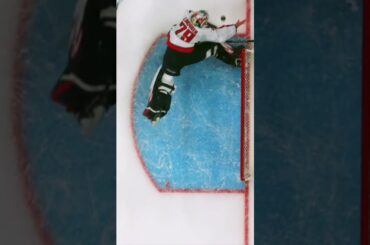 No glove required for this save 🧤🤯😱