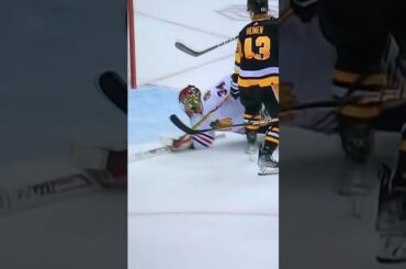 #43 Danton Heinen (8) little too late goal.