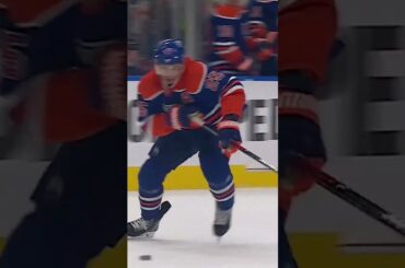 Nurse delivers in an ELECTRIC overtime! 🤯