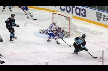 Stromwall sends it in off the rebound