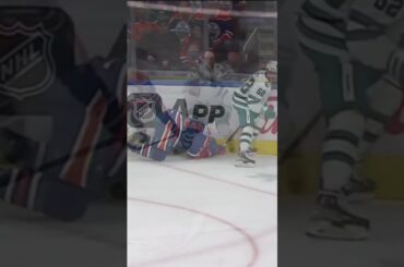 Kevin Labanc gets called for boarding on Vinnie Desharnais