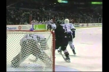 Tyler Benson goal @ Victoria Royals, 20/11/2015