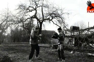 Уход с линии атаки, перекрёстный удар на встречу и боковой в голову. Мценск, тренировка в деревне.