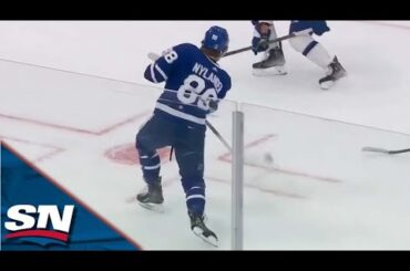 Maple Leafs' William Nylander Wires Shot Past Andrei Vasilevskiy During Delayed Penalty on Lightning