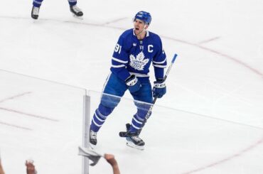 Tavares is the first Leaf in 20 YEARS to do this... 🎩