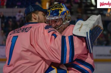 Goalie Joel Hofer Tries For 2 Goals!!