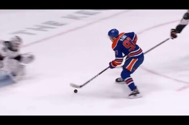 Connor McDavid makes the NHL look like a beer league..