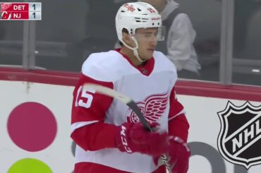 Jakub Vrána a jeho první gól v sezóně | NHL