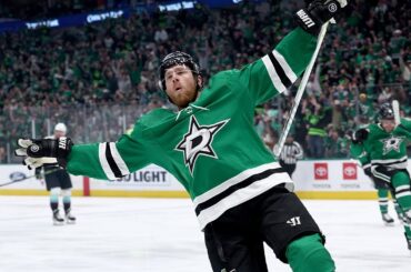 Joe. Pavelski. Is. BACK!