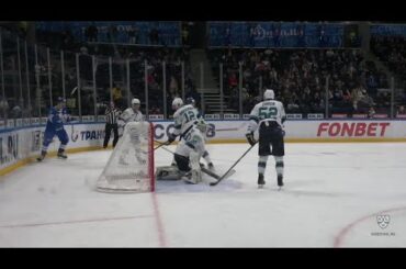 Кодола выводит "Динамо" вперед/ Kodola sends it in from the slot